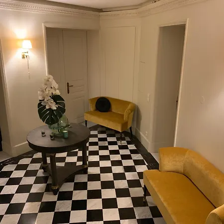 7e Invalides Tour Eiffel Apartment *
